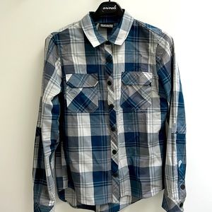Men’s Sombrio snap button down shirt